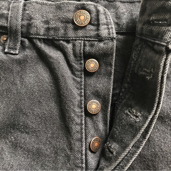 Vintage Levi’s 501 Black Denim Cuffed Shorts - Picture 5 of 8